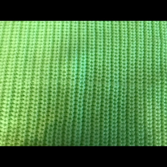 Hollister Neon Green Sweater - Picture 3 of 7